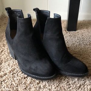 Black Heeled Boots
